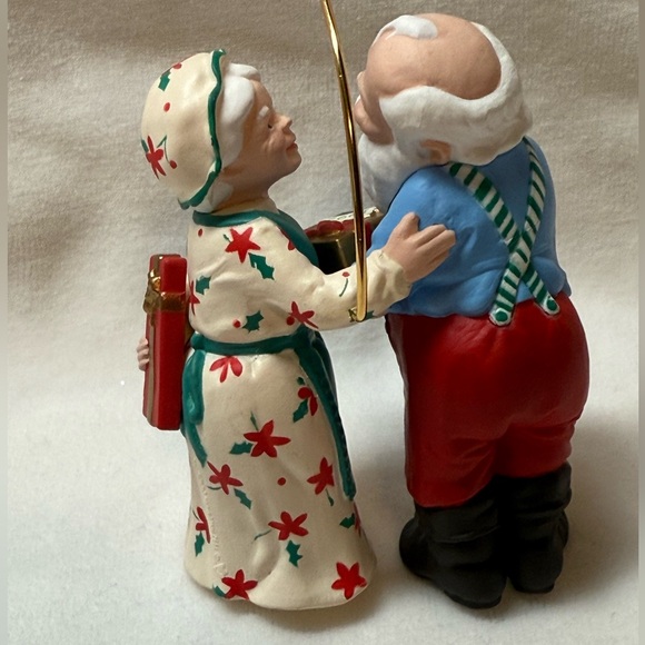 Mr. and Mrs. Claus Hallmark Ornament - Picture 2 of 8
